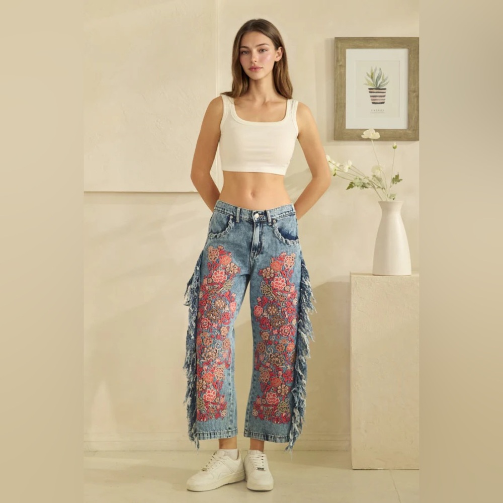 BP1145 Washed Embroidery Side Fray Jeans - Picture 3 of 11